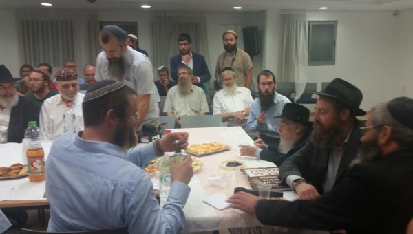 חוגגים 80 לרב שטיינזלץ