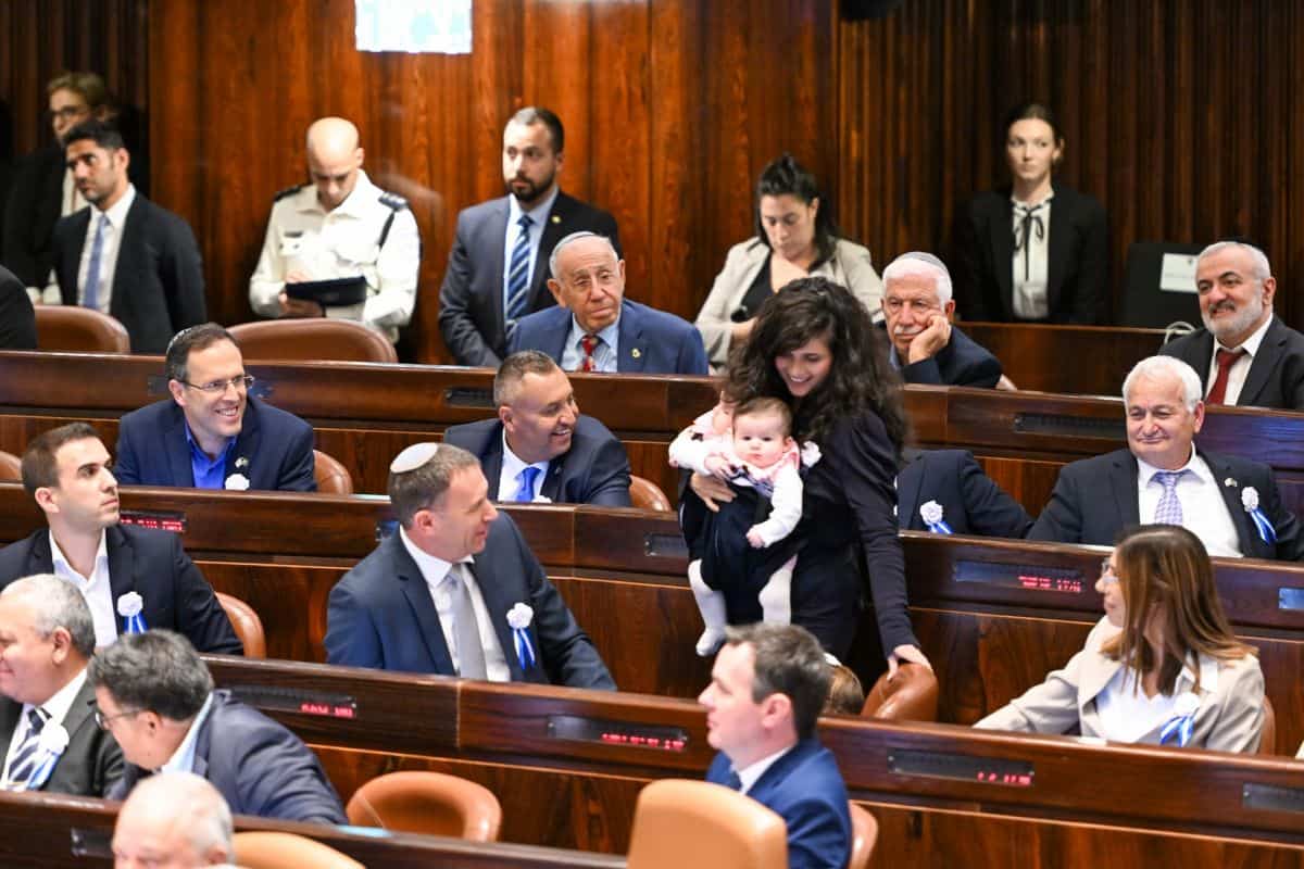התאומות של שרן השכל