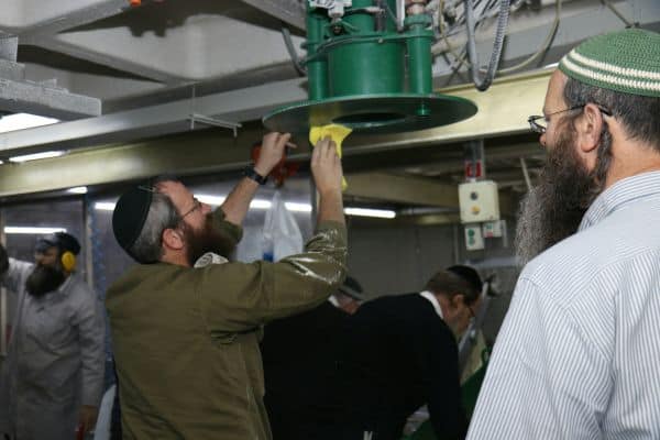 ישיבת אלון מורה באפיית מצות