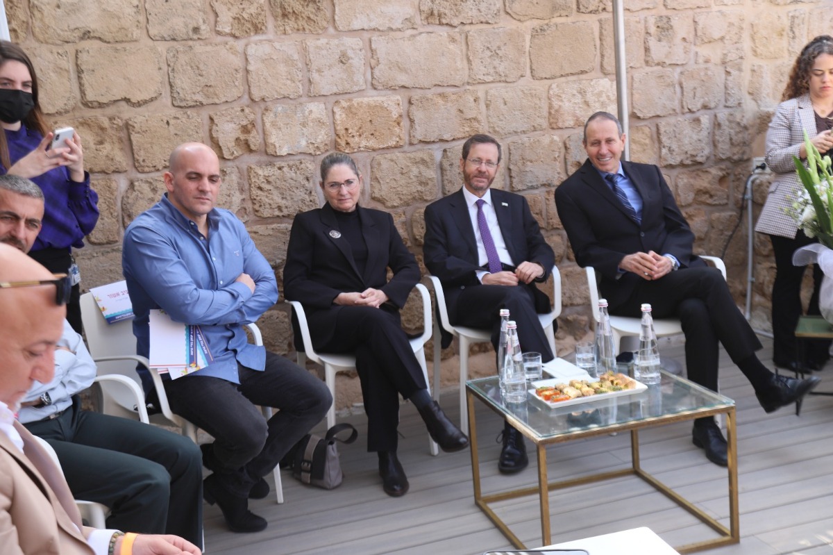 מפגש עם אנשי עסקים