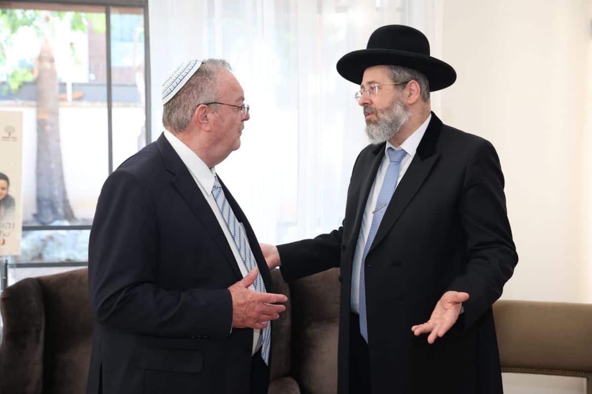 הדלקת הנרות החגיגית