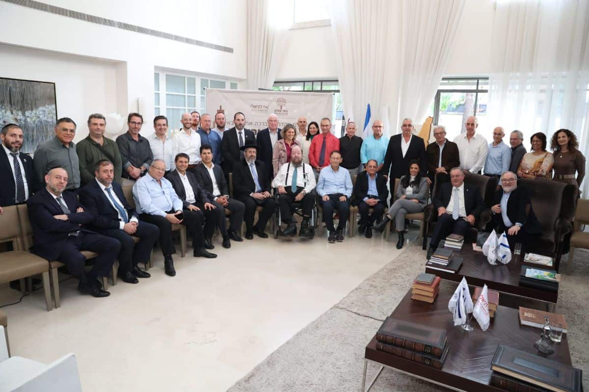 הדלקת הנרות החגיגית