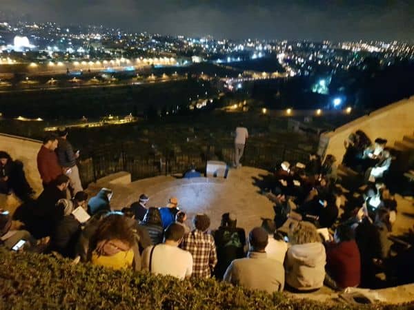 קריאת איכה בהר הזיתים