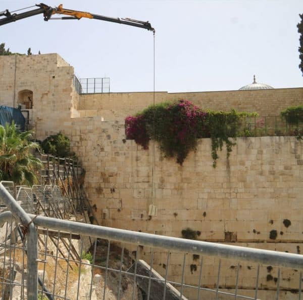 פינוי האבן