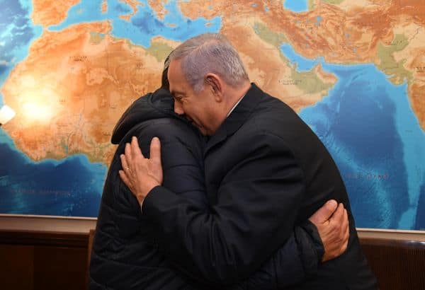 נתניהו נפגש עם משפחתו של זכריה באומל 