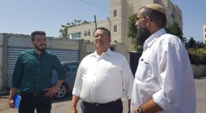 משה ליאון בסיור בביקור בבית השבעה צילום: מטה ליאון ברנז'ה