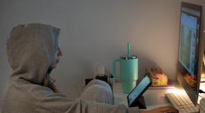 למידה מרחוק במהלך מבצע שאגת הארי |  צילום: Chen Leopold,Flash90 חדשות
