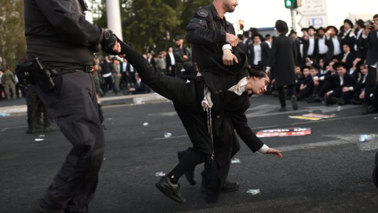 עליית מדרגה: צה"ל צריך להמשיך לעצור עריקים חרדים בבתיהם? | סקר