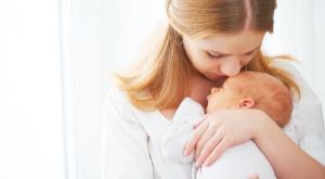 חיבוק  צילום: shutterstock הורים וילדים