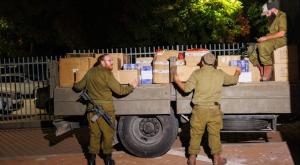 חלוקה לחיילים צילום: יחצ כדאי לדעת