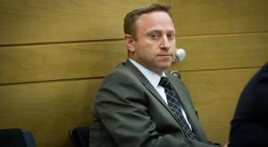 כתב אישום של מרמה והפרת אמונים. הרו בבית המשפט צילום: פלאש 90. מרים אלסטר חדשות