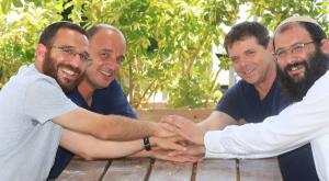 מימין: הרב אוריאל סעייד, אוהד הוכרמן, יותם לבנה והרב אריאל מורה צילום: איתן אלחדז דעות