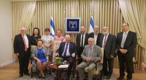 הנשיא עם זוכי הפרס צילום: קובי גדעון, לע"מ חדשות