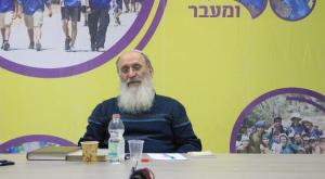 הרב אורי שרקי, מבהיר את דבריו צילום: תנועת עזרא חדשות