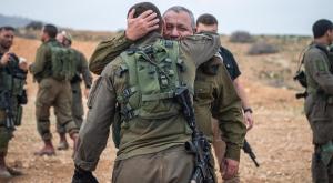 הרמטכ"ל ובנו במהלך התרגיל צילום: דובר צה"ל חדשות