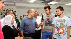 השר ובני העדה הדרוזית צילום: מדף הפייסבוק של נפתלי בנט חדשות