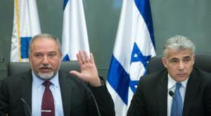 השמאלי ימליץ על הימני. לפיד וליברמן צילום: פלאש 90. מרים אלסטר חדשות