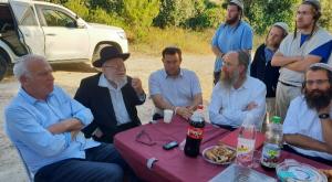השר אריאל, הרב ליאור ודגן בביקור בחומש צילום: רועי חדי חדשות