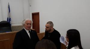 בן דרי עם עו"ד ציון אמיר בבית המשפט צילום: ארגון "חוננו" חדשות