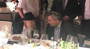 הרב שטיינזלץ והשר אלקין בערב הגאלה צילום: ללא קרדיט ברנז'ה