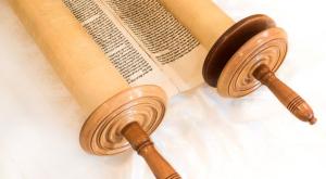ספר תורה צילום: Oleg Ivanov IL / Shutterstock.com דעות