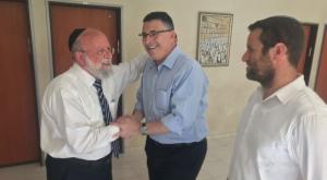 גדעון סער והרב שבתי סבתו צילום: ללא קרדיט ברנז'ה