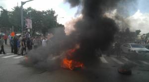 ההפגנה בכניסה לירושלים במחאה על פינוי נתיב האבות צילום: מטה המאבק למען שלמות ארץ ישראל חדשות