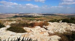 שומרון הנוף מהמרפסת של המדינה בפדואל.  צילום: נעמי גוטקינד גולן טיולים