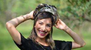 שירה ברלב עמרם במטפחת של שרהל'ה מטפחות צילום: Corinne fahl אופנה