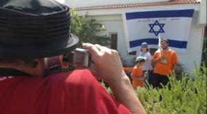 תמונה שלי כילד, רגע לפני הגירוש מנצרים צילום: Nati Shohat /Flash90  דעות