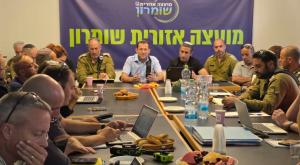 יוסי דגן בהערכת מצב צילום: רועי חדי התיישבות