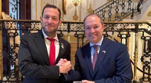 יוסי דגן וחבר הקונגרס מרלין סטצמן צילום: מועצה אזורית שומרון התיישבות