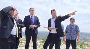 יוסי דגן וחברי הפרלמנט צילום: רועי חדי התיישבות