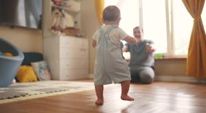 ללמוד ללכת צילום: maxim ibragimov,Shutterstock אלול
