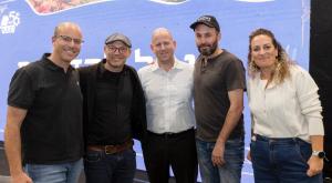 שרית ברנס, אבו טאבלה, עוזאל ותיק ראש מועצת קדומים, נעם יעקבסון, ותומר דואני מנכל המועצה צילום: תומר שלום ברנז'ה