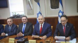 הורה על המשך התקיפות. ארכיון: נתניהו בישיבת ממשלה צילום: פלאש 90, מארק ישראל סלם ביטחון