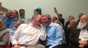 הרב רפי פרץ וניר אורבך| מכניסים חברים חדשים צילום: כיפה דעות