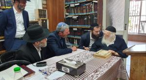 הרב רפי פרץ בפגישה עם הרב קנייבסקי צילום: ארי קלמן ברנז'ה