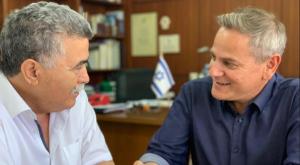 יו"ר מרצ, ניצן הורוביץ ויו"ר העבודה, עמיר פרץ צילום: הותר לשימוש פוליטי