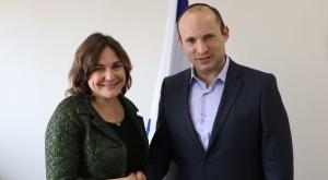 בנט עם קרוליין קליג צילום: דוברות הימין החדש ברנז'ה