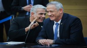 לפיד וגנץ. עובדים יחד צילום: הדס פרוש, פלאש 90 חדשות