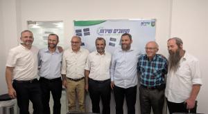 ראשי מועצת יש"ע עם דוידי ועם שר הכלכלה צילום: מועצת יש"ע התיישבות
