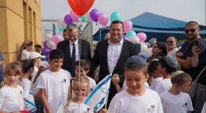 לוין ודגן עם העולים בפדואל צילום: שמואל אדלמן התיישבות