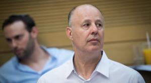 הנגבי. מגן על נתניהו צילום: יונתן זינדל/פלאש 90 חדשות