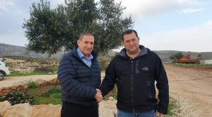 יוסי דגן עם רון-טל צילום: רועי חדי התיישבות