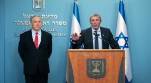 נתניהו עם השר פרץ צילום: אוליבר פיטוסי, פלאש 90 פוליטי