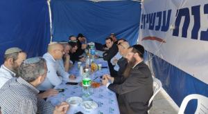 ראשי יש"ע באוהל המחאה צילום: מועצת יש"ע התיישבות