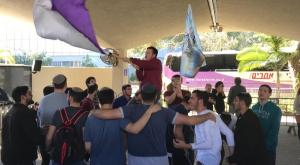 חיילי הישיבות בריקוד בשערי הבקו"ם צילום: הרב דודי וינקלר, לב לחייל ברנז'ה