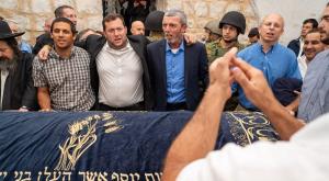 מתפללים בקבר יוסף צילום: הלל מאיר התיישבות