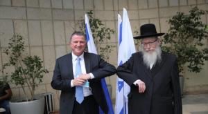 השר הנכנס והשר היוצא צילום: משרד הבריאות פוליטי